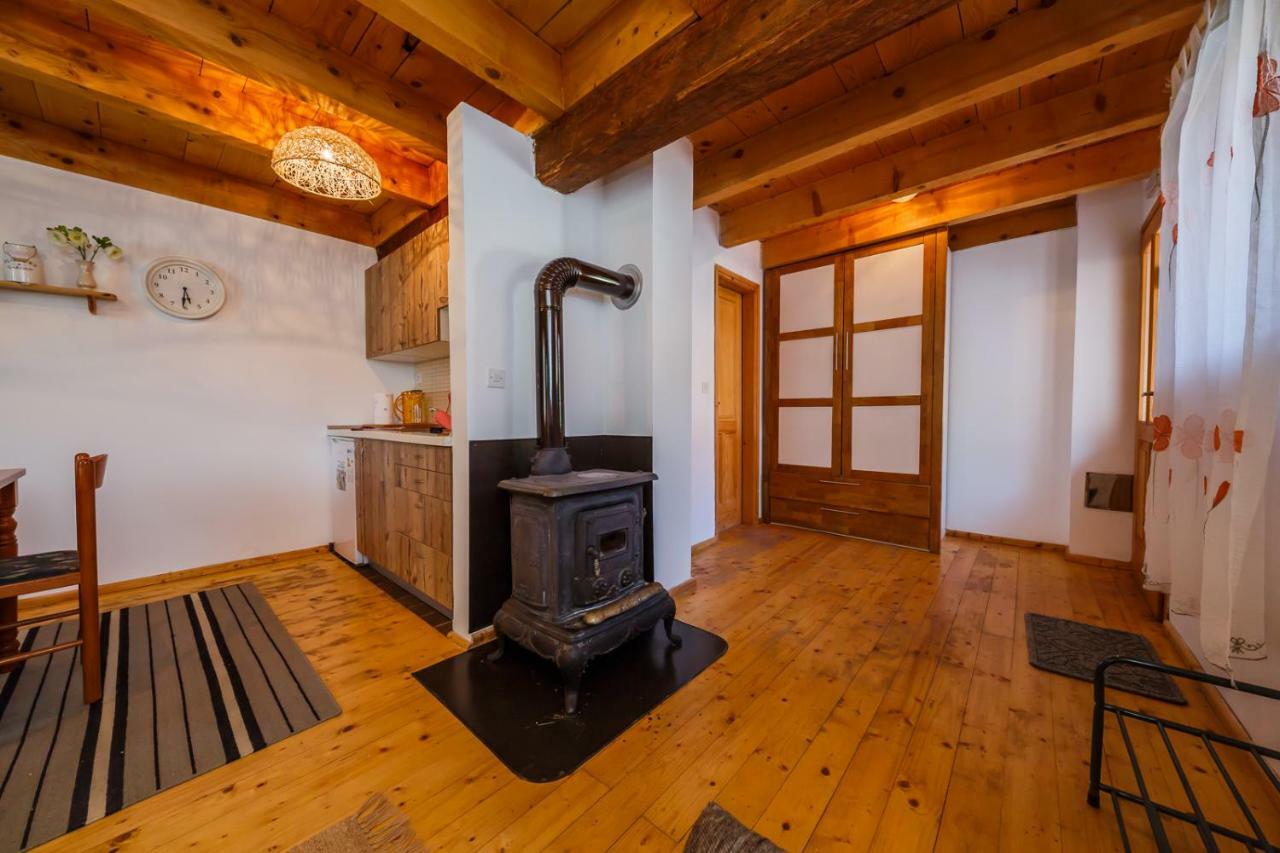 Beautiful Cottage With Heated Pool For 22 Ppl Plaški Kültér fotó