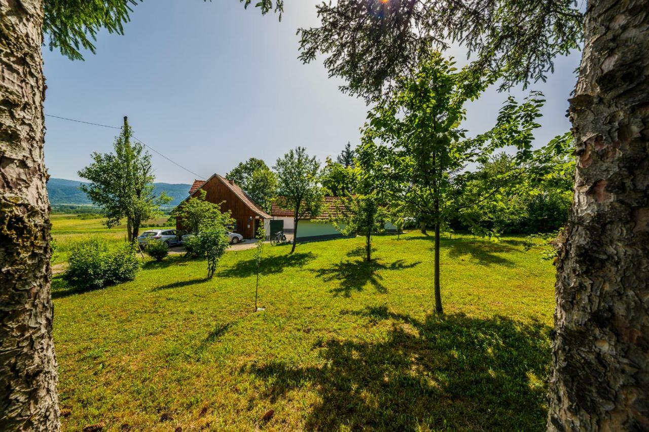 Beautiful Cottage With Heated Pool For 22 Ppl Plaški Kültér fotó