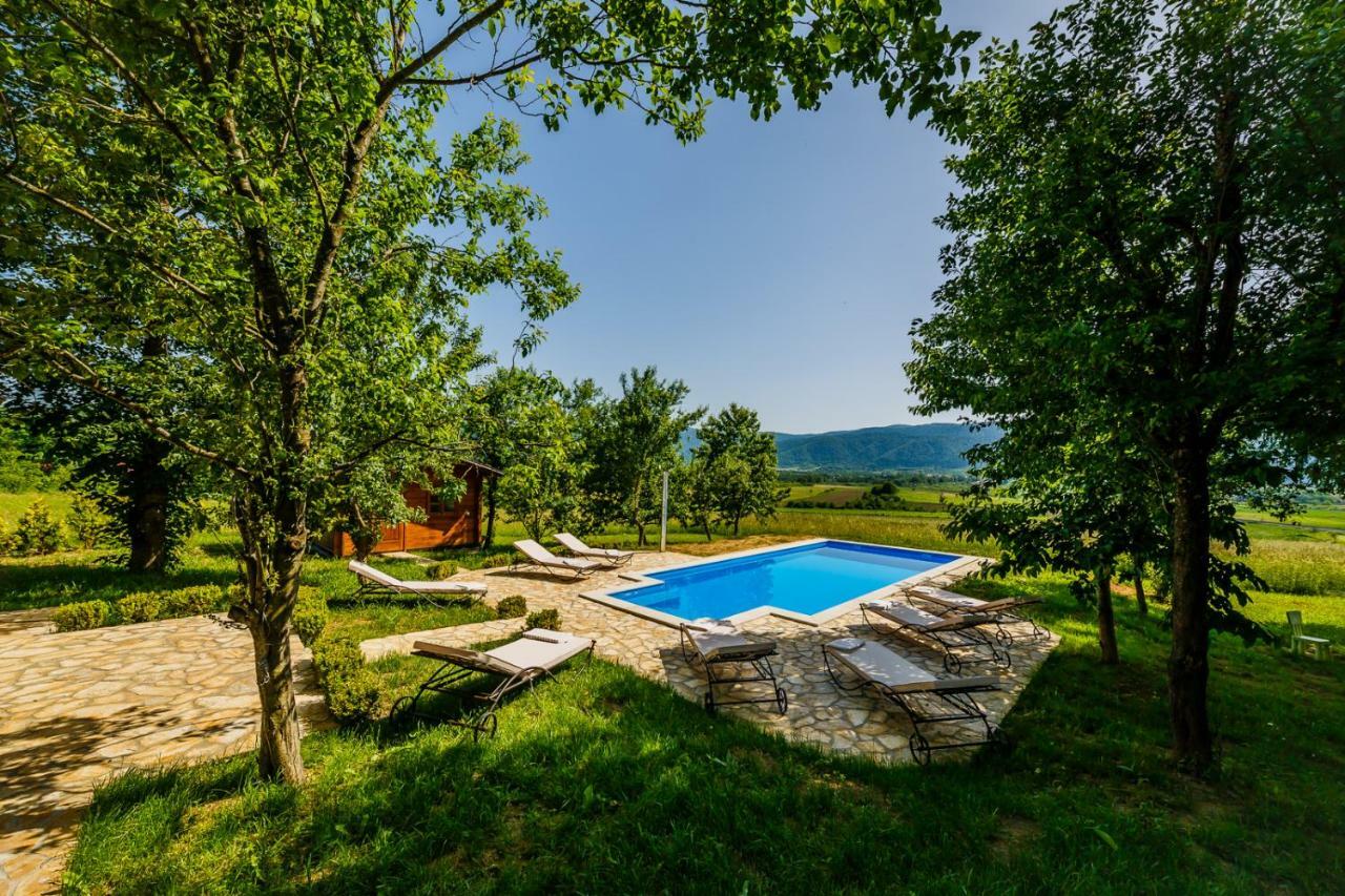 Beautiful Cottage With Heated Pool For 22 Ppl Plaški Kültér fotó